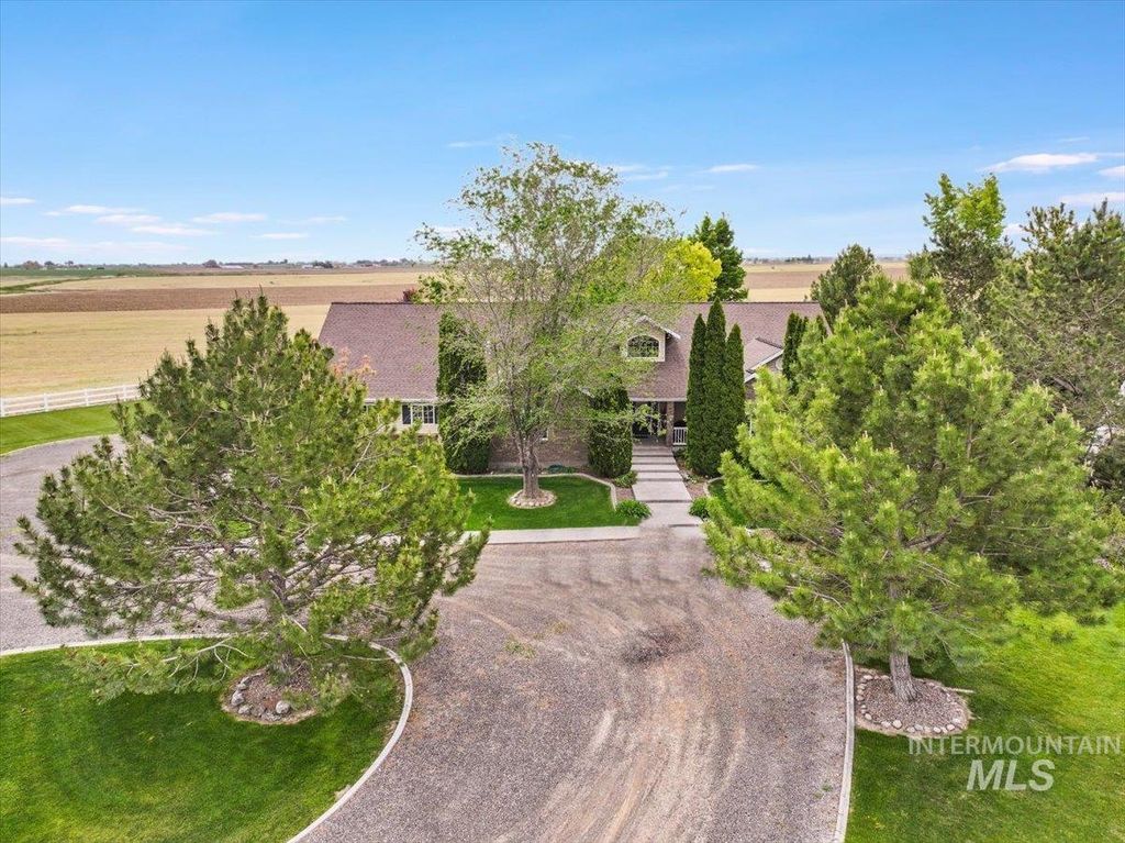 Photo of 1801 3900 N, Buhl, ID 83316 (MLS # 98948565)