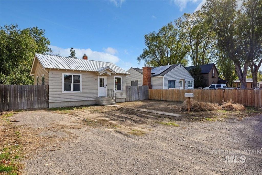 Photo of 320 Ash Street, Twin Falls, ID 83301 (MLS # 98965779)
