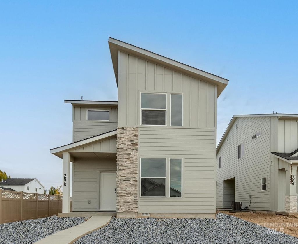 Photo of 6687 W Fairy Falls Dr, Meridian, ID 83646 (MLS # 98981850)