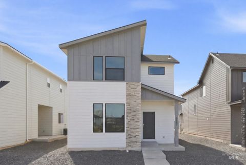 Photo of 6687 W Fairy Falls Dr, Meridian, ID 83646 (MLS # 98981850)