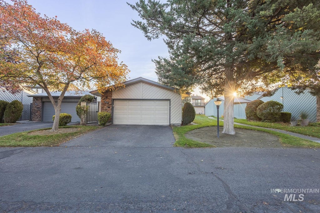 Photo of 7117 W Cascade Dr, Boise, ID 83704 (MLS # 99005240)