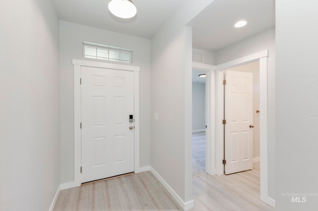 Photo of 5474 S Bittercreek Ave, Meridian, ID 83642 (MLS # 98975514)