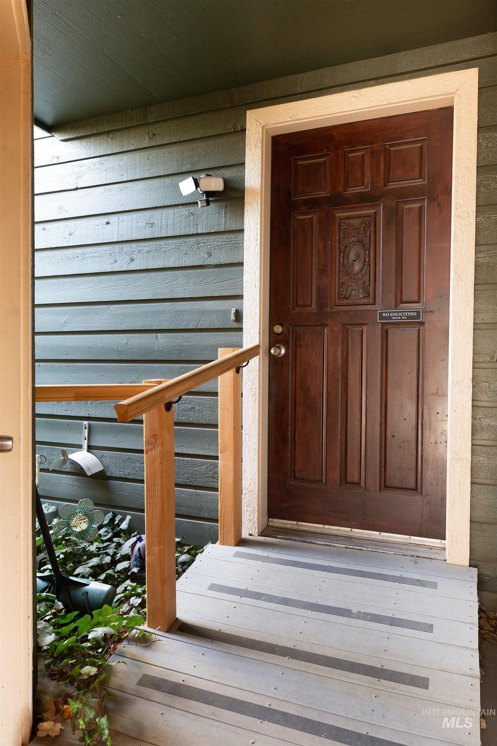 Photo of 6819 W Maxwell Ln, Boise, ID 83704 (MLS # 98971775)