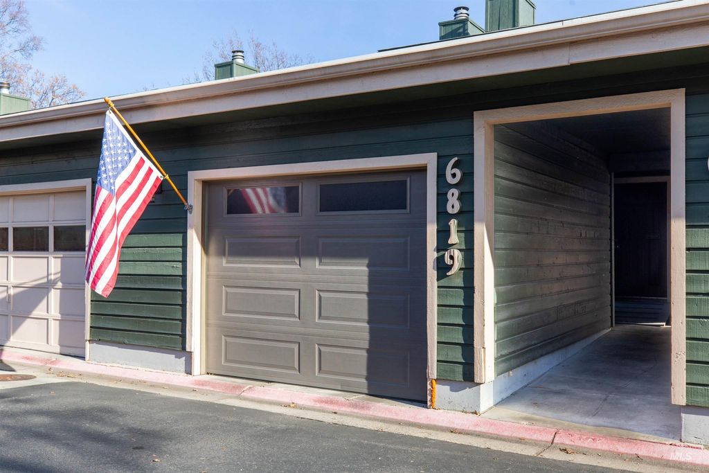 Photo of 6819 W Maxwell Ln, Boise, ID 83704 (MLS # 98971775)