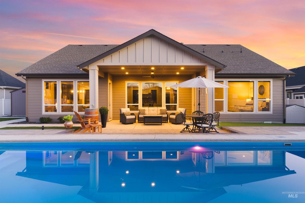 Photo of 8272 W Sparks Lake Dr, Boise, ID 83714 (MLS # 98980331)