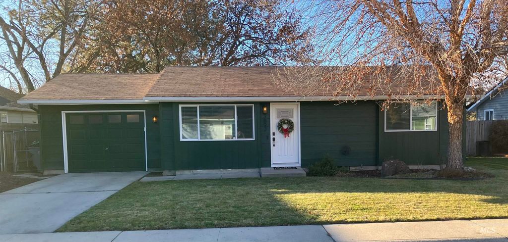 Photo of 3897 S Yorktown Way, Boise, ID 83706 (MLS # 98969725)