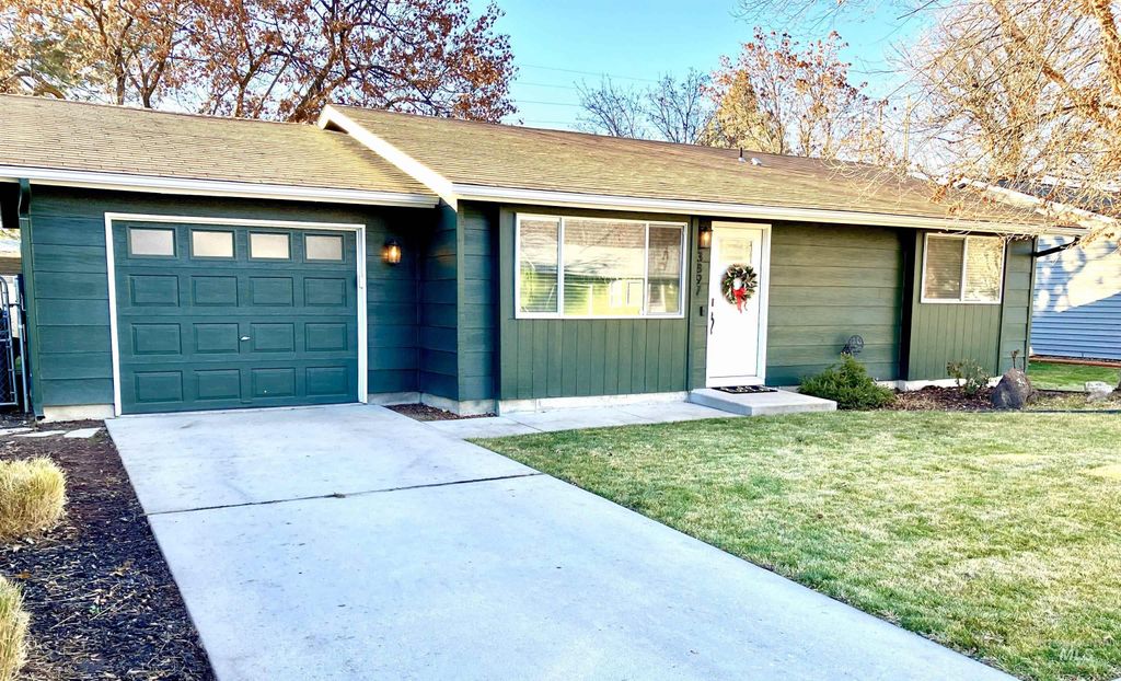 Photo of 3897 S Yorktown Way, Boise, ID 83706 (MLS # 98969725)