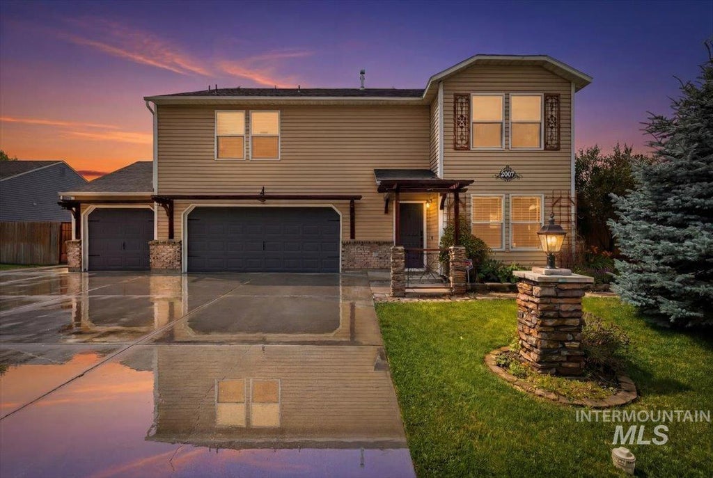 Photo of 8207 E Shallon Dr, Nampa, ID 83687 (MLS # 98992194)