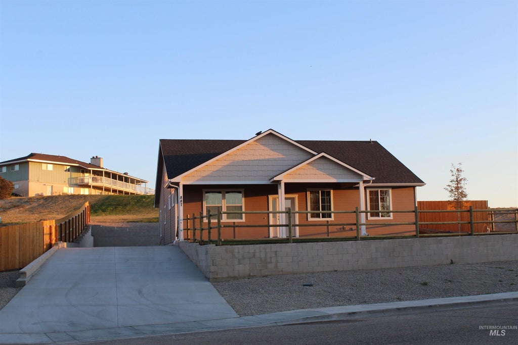 Photo of 887 S. Iowa Ave, Payette, ID 83661 (MLS # 99003703)