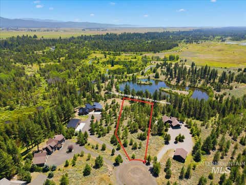 Photo of 7 Bitterroot Ct, McCall, ID 83638 (MLS # 98990179)