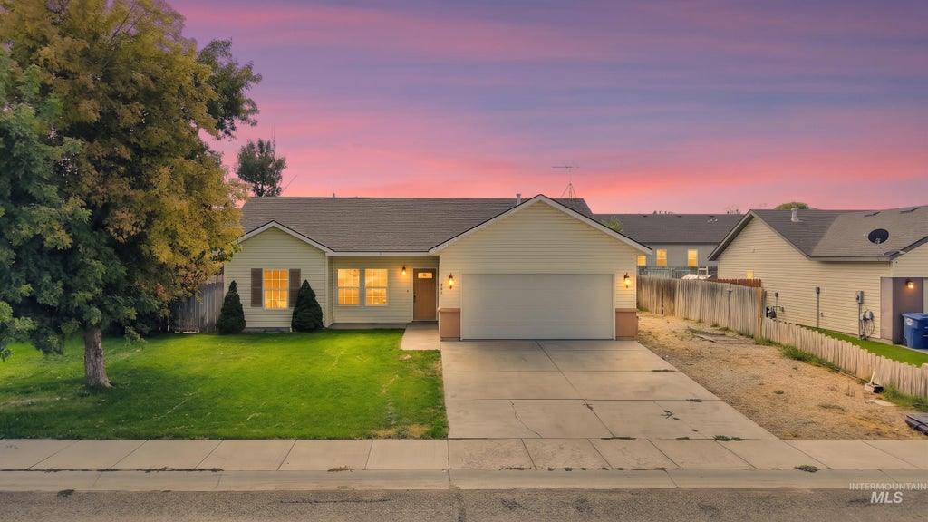 Photo of 925 22nd Ave East AVE, Jerome, ID 83338 (MLS # 99000097)