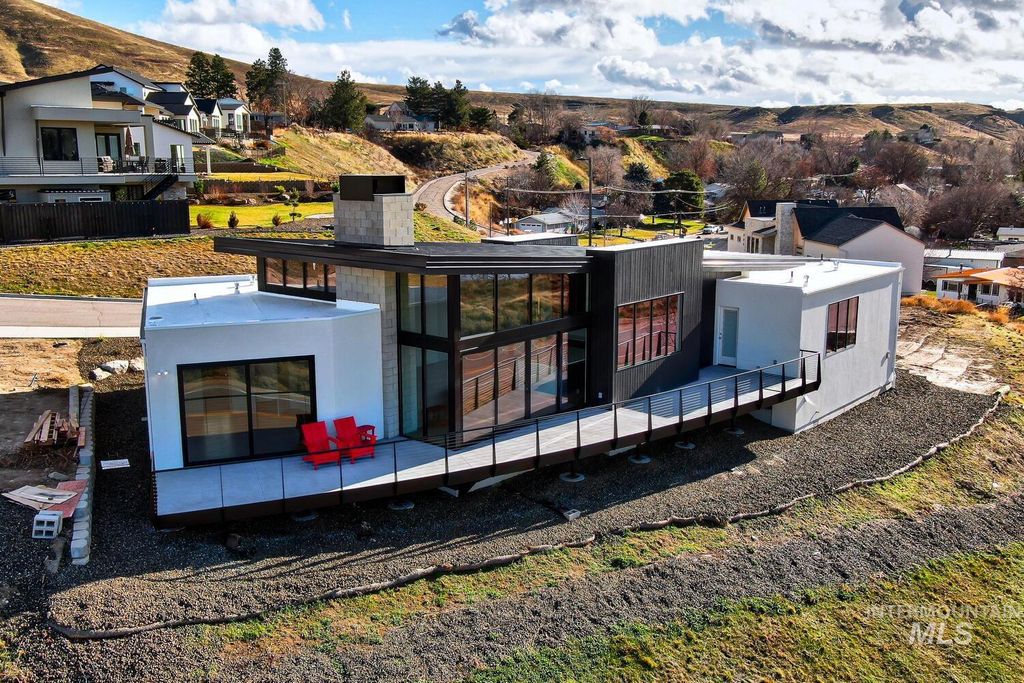 Photo of 5775 S Brian Way, Boise, ID 83716 (MLS # 98966773)