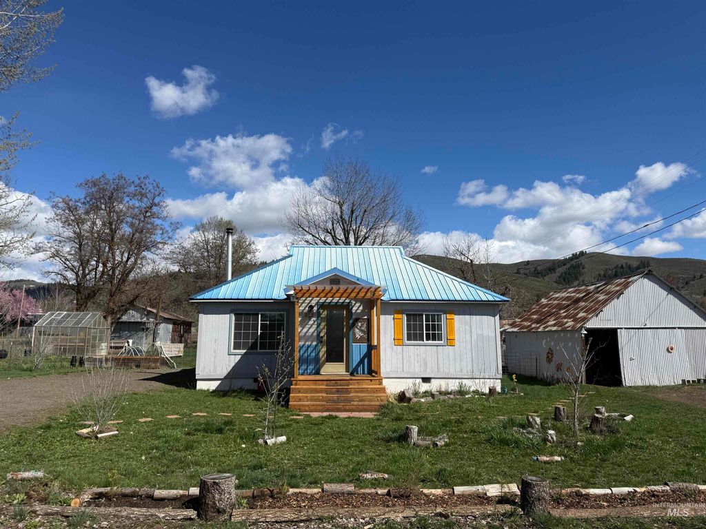 Photo of 203 N Berkley St, Council, ID 83612 (MLS # 98978249)