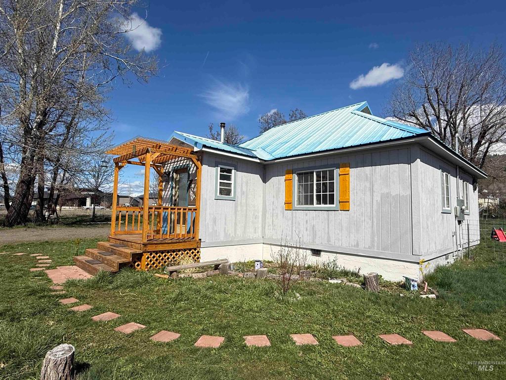 Photo of 203 N Berkley St, Council, ID 83612 (MLS # 98978249)