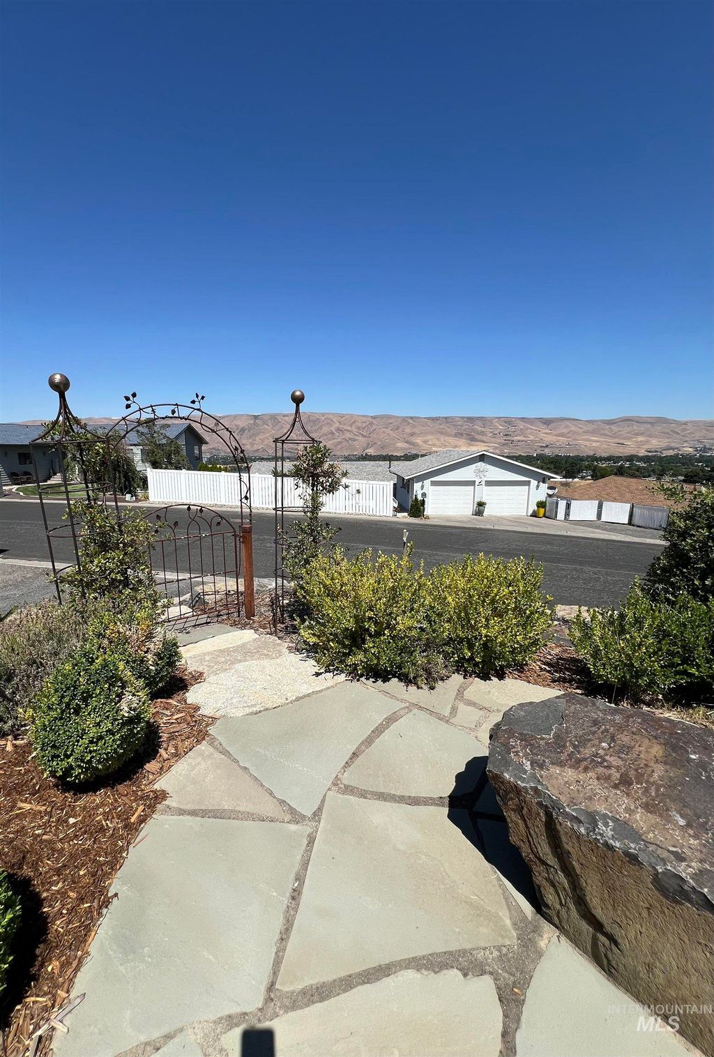 Photo of 468 Crestline Circle Drive, Lewiston, ID 83501 (MLS # 98956134)