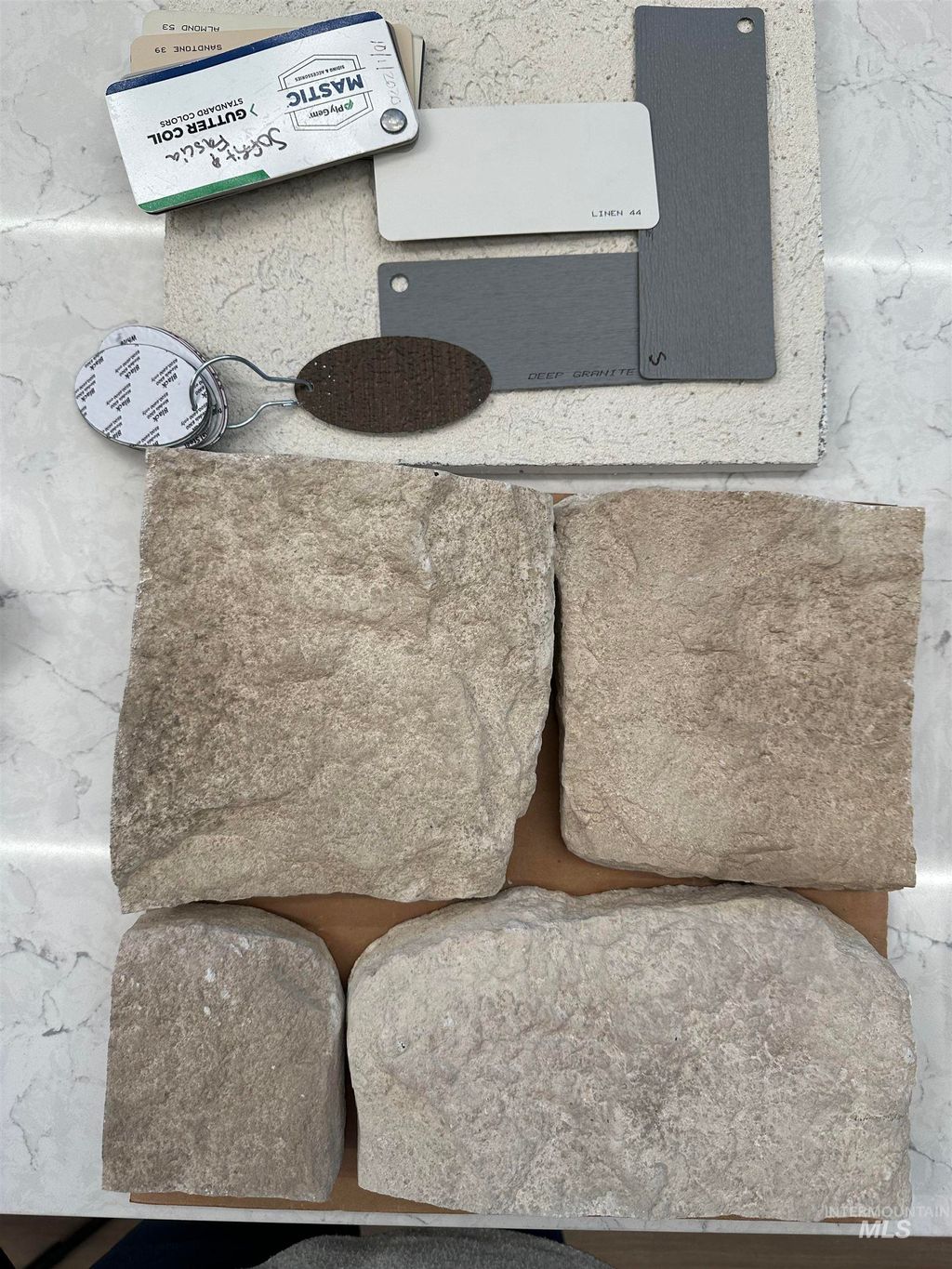 Photo of 1122 Crestview Dr, Twin Falls, ID 83301 (MLS # 98975589)