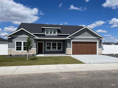 Photo of 1122 Crestview Dr, Twin Falls, ID 83301 (MLS # 98975589)