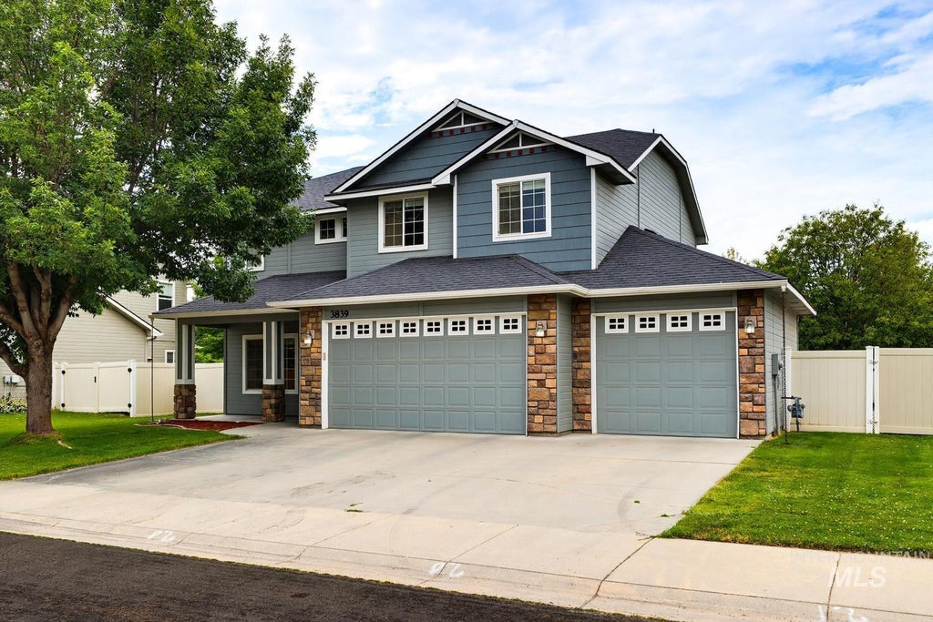 Photo of 3839 N Cool River Way, Meridian, ID 83646 (MLS # 99001026)