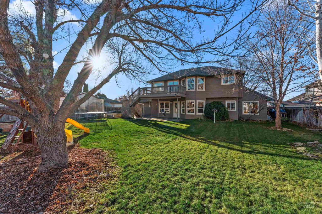 Photo of 1118 N Snead Ave, Eagle, ID 83616 (MLS # 98969390)