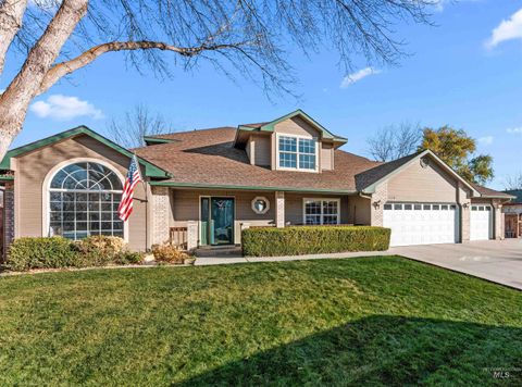 Photo of 1118 N Snead Ave, Eagle, ID 83616 (MLS # 98969390)