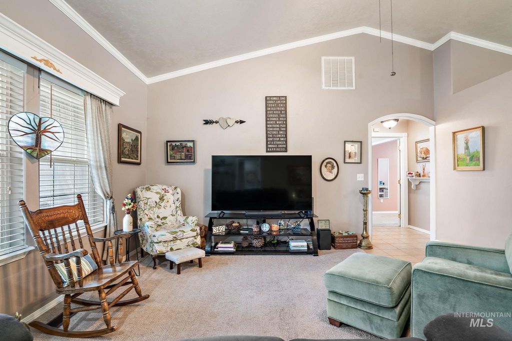 Photo of 1690 N Henderson Ave, Meridian, ID 83646 (MLS # 98972375)