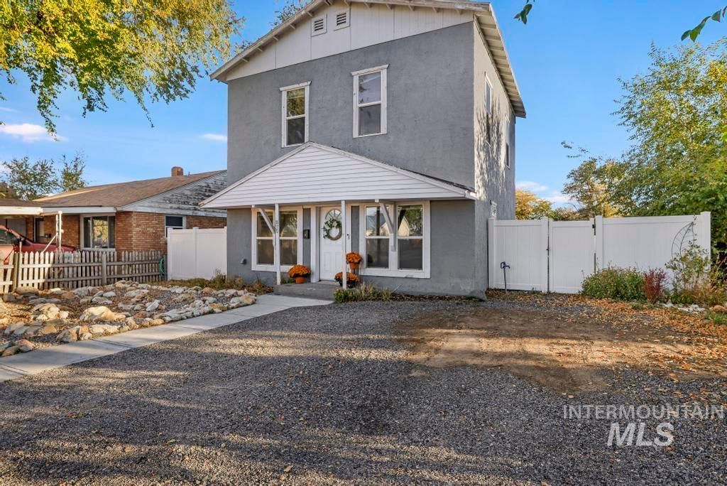 Photo of 820 Broadway Ave N Ave, Buhl, ID 83316 (MLS # 98965878)