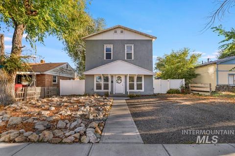 Photo of 820 Broadway Ave N Ave, Buhl, ID 83316 (MLS # 98965878)