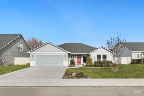 Photo of 1577 Tamarack St, Fruitland, ID 83619 (MLS # 98968899)