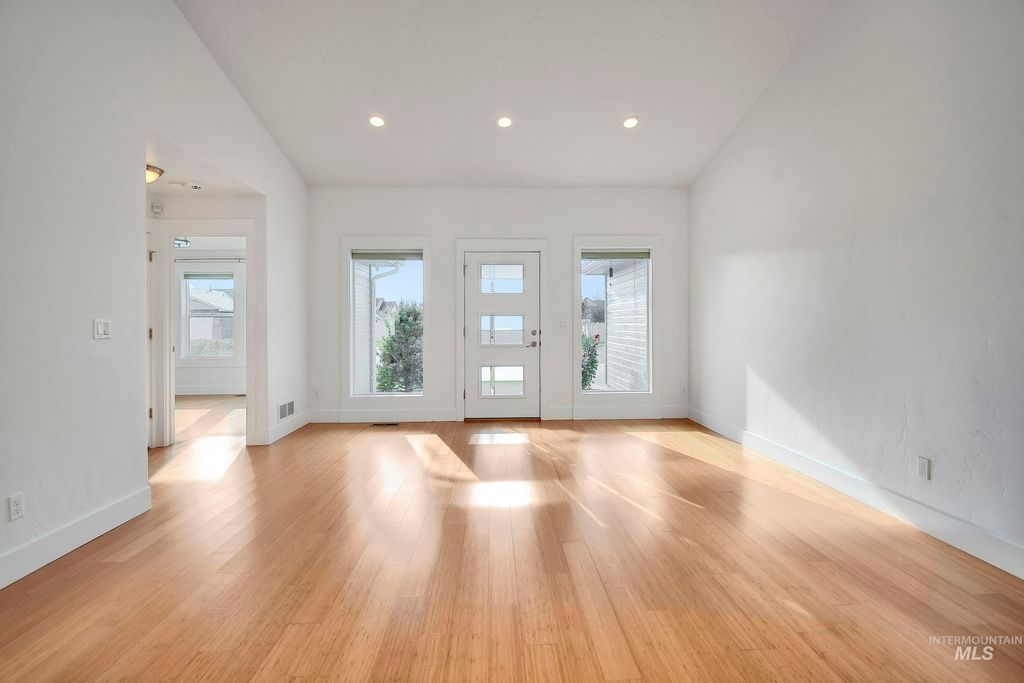 Photo of 1577 Tamarack St, Fruitland, ID 83619 (MLS # 98968899)