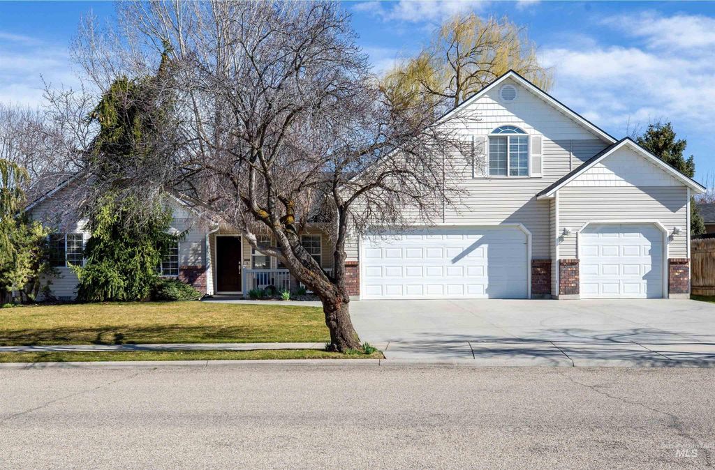 Photo of 2966 S Slate Creek Way, Meridian, ID 83642 (MLS # 98976756)