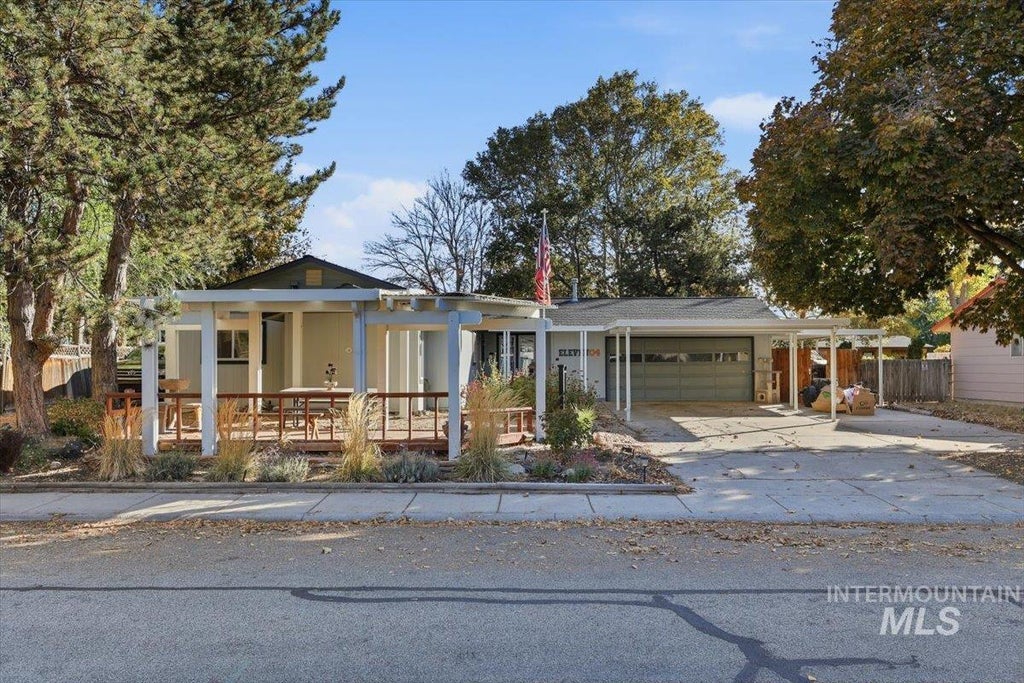 Photo of 1104 NW 12th Ave, Meridian, ID 83642 (MLS # 99005095)