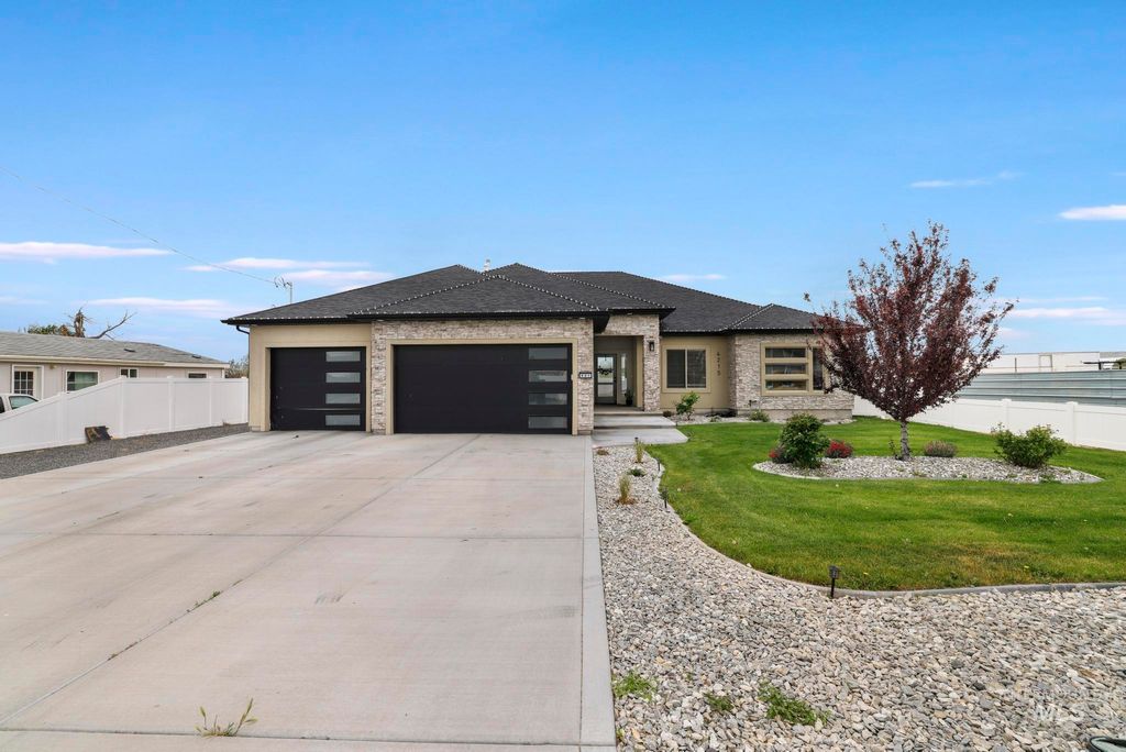 Photo of 601 Barsness Rd, Buhl, ID 83316 (MLS # 98986480)