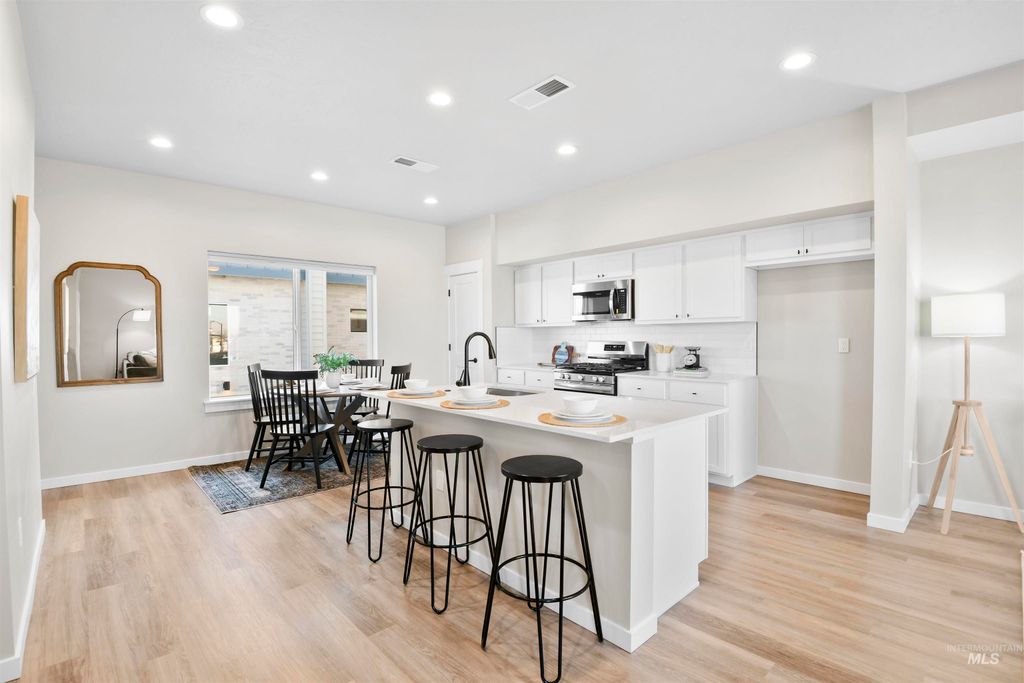 Photo of 523 N Lucy Lane, Nampa, ID 83687 (MLS # 98982647)