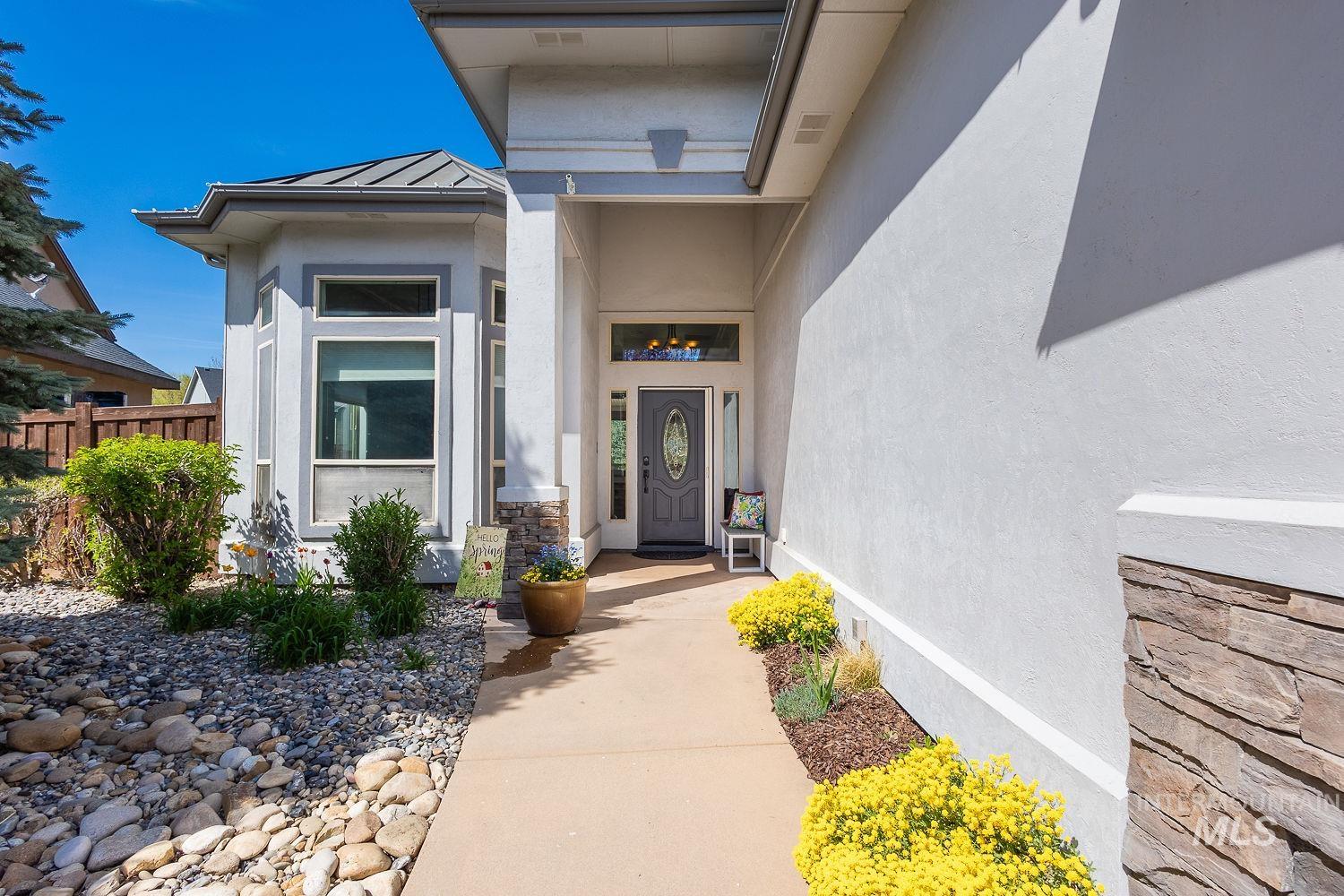 1802 W Rattlesnake Dr