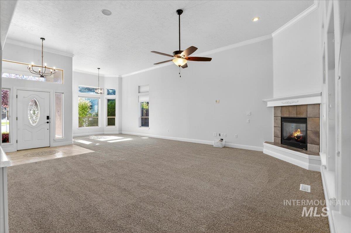 1802 W Rattlesnake Dr