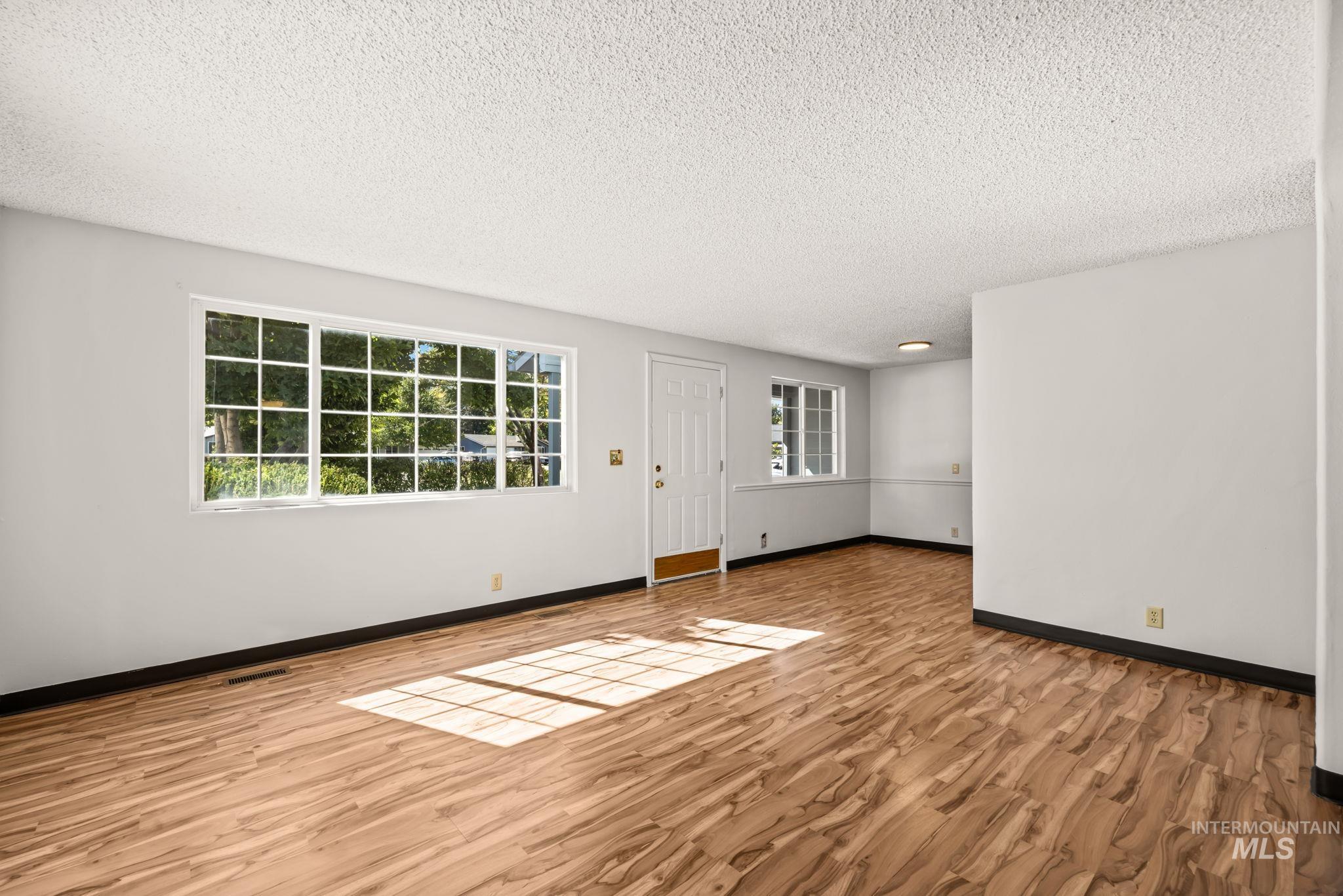 2440 S Virginia
