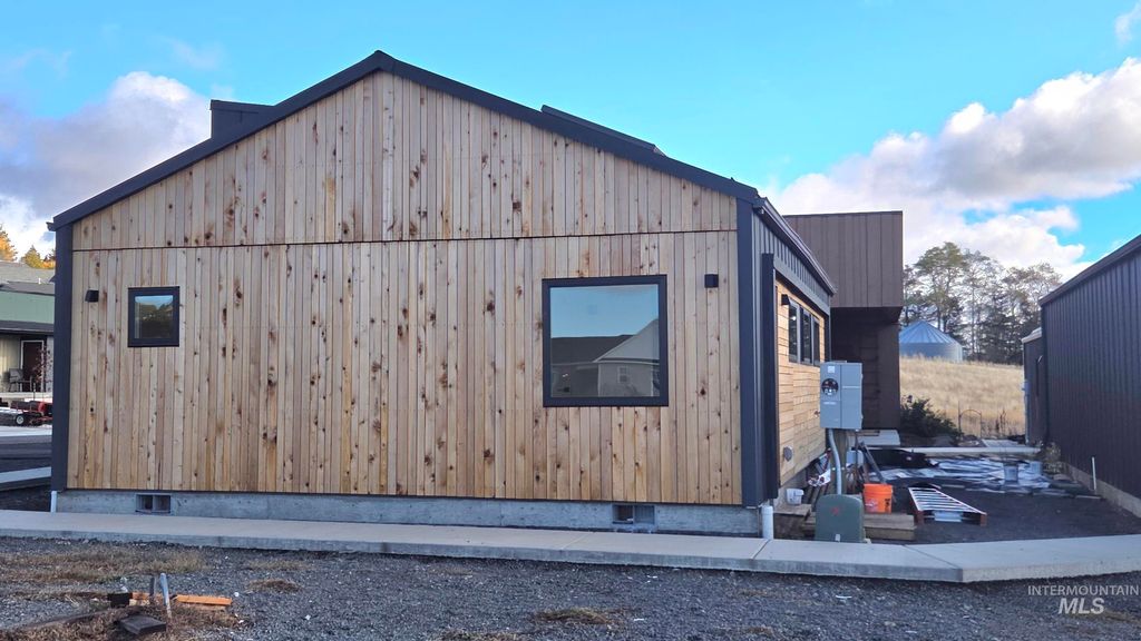 Photo of 424 E Palouse River Dr, Moscow, ID 83843 (MLS # 98956103)