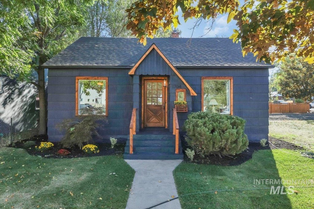 Photo of 1704 N 31st St, Boise, ID 83703 (MLS # 99001420)