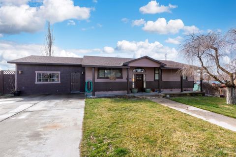 Photo of 695 Totem Dr, Weiser, ID 83672 (MLS # 98962152)