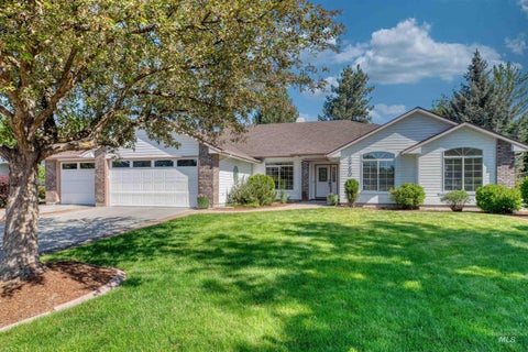 Photo of 5950 W Plantation LN, Boise, ID 83703 (MLS # 98985711)