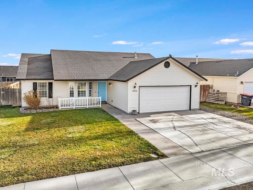 Photo of 1393 Valencia St, Twin Falls, ID 83301 (MLS # 98970000)
