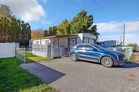 Photo of 842 W Midway A Street #8 St, Filer, ID 83328 (MLS # 98966394)