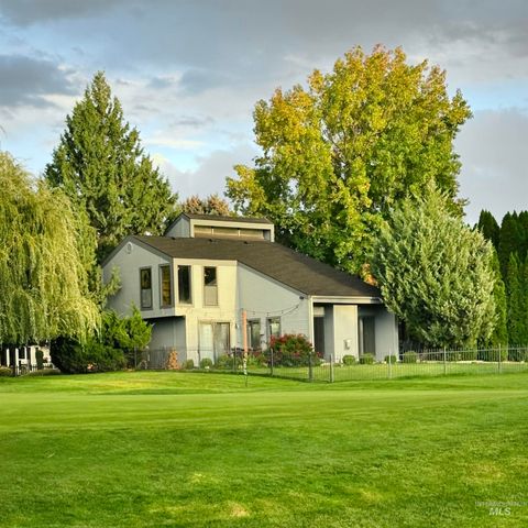Photo of 771 N Eagle Hills Way, Eagle, ID 83616 (MLS # 98964703)