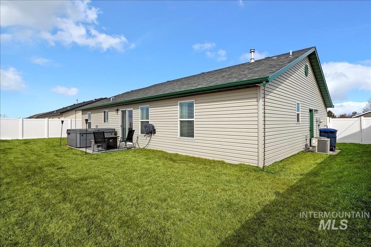 Jerome, Idaho 83338, United States, 3 Bedrooms Bedrooms, ,2 BathroomsBathrooms,Residential,Active,226176