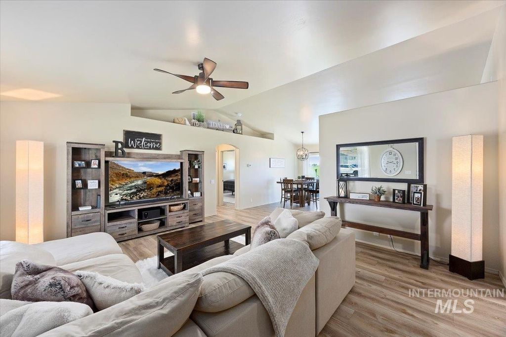 Photo of 409 W Ave K, Jerome, ID 83338 (MLS # 98964308)