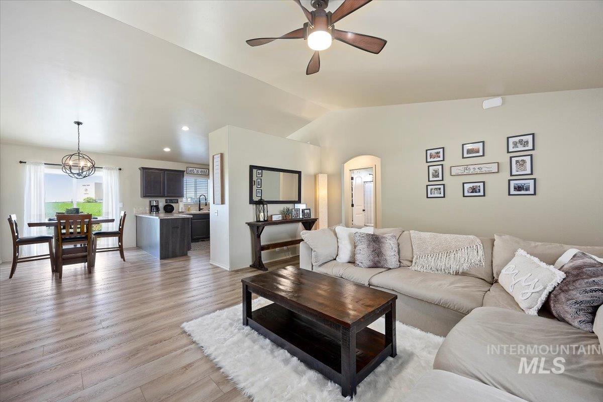 Jerome, Idaho 83338, United States, 3 Bedrooms Bedrooms, ,2 BathroomsBathrooms,Residential,Active,226176