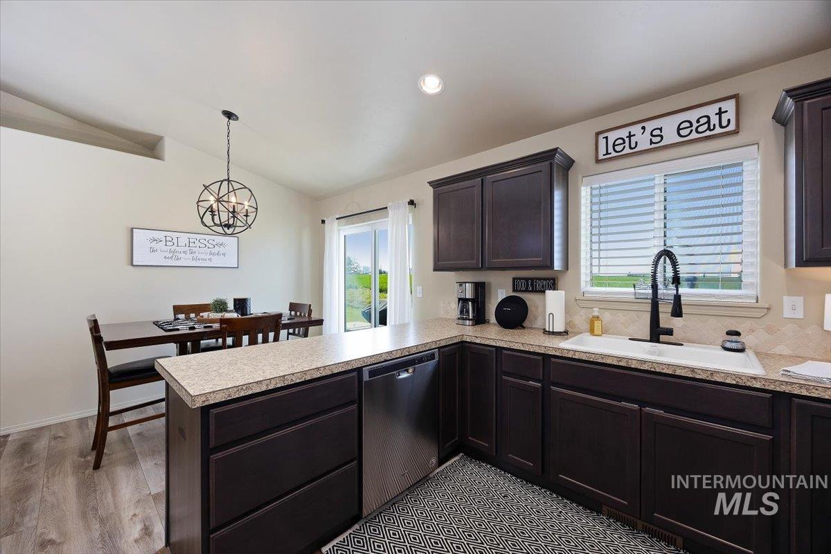 Jerome, Idaho 83338, United States, 3 Bedrooms Bedrooms, ,2 BathroomsBathrooms,Residential,Active,226176