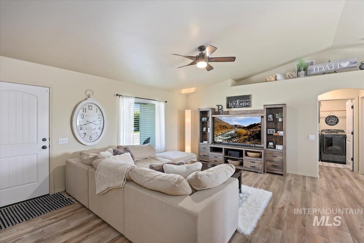 Jerome, Idaho 83338, United States, 3 Bedrooms Bedrooms, ,2 BathroomsBathrooms,Residential,Active,226176