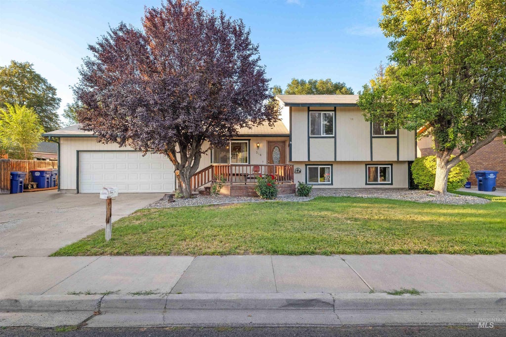 Photo of 386 Crestview Dr, Twin Falls, ID 83301 (MLS # 98998177)