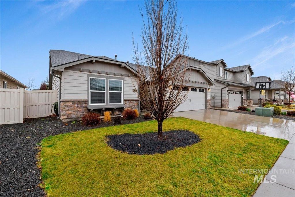 Photo of 6200 W Mattawa Dr, Meridian, ID 83646 (MLS # 98976594)